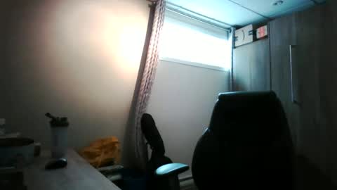 hurley7890 online show from 11/26/25, 05:03