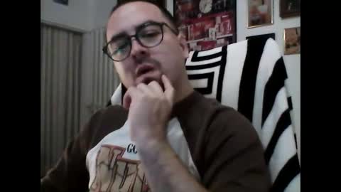 Snapshot of hurtadodirector chatting on 02/24/26, 06:44 hurtadodirector online show from 02/24/26, 06:44