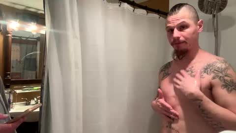 Snapshot of husbandandwife2011 chatting on 02/11/25, 02:13 husbandandwife2011 online show from 02/11/25, 02:13