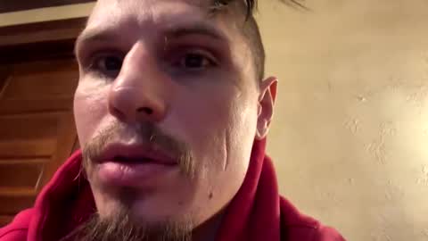 Snapshot of husbandandwife2011 chatting on 02/21/25, 02:50 husbandandwife2011 online show from 02/21/25, 02:50