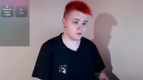 Snapshot of husk_ryan chatting on 02/26/25, 12:25 Ryan online show from 02/26/25, 12:25