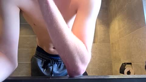 Snapshot of hutser8890 chatting on 06/09/26, 12:39 hutser8890 online show from 06/09/26, 12:39