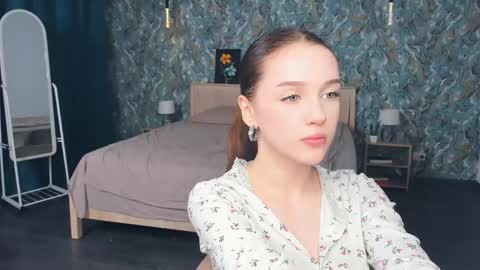 Lily online show from 06/08/26, 07:09