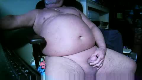 hwait121 online show from 04/22/26, 05:36