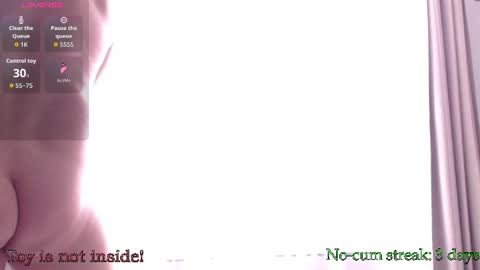 Snapshot of hxmister chatting on 07/22/26, 06:54 Andrew online show from 07/22/26, 06:54