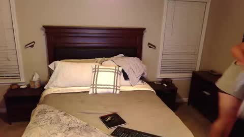 Snapshot of hydro9421 chatting on 12/16/25, 02:38 hydro9421 online show from 12/16/25, 02:38