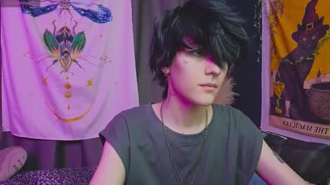 Snapshot of hyeon_jin chatting on 01/21/25, 04:16 Hyeon Jin online show from 01/21/25, 04:16