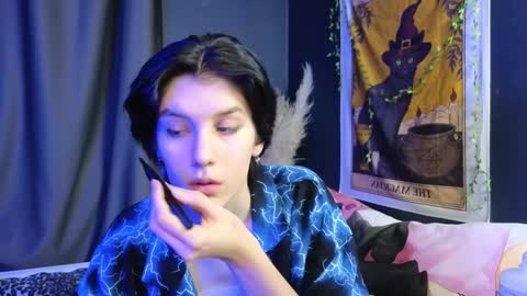 Snapshot of hyeon_jin chatting on 02/06/25, 08:45 Hyeon Jin online show from 02/06/25, 08:45