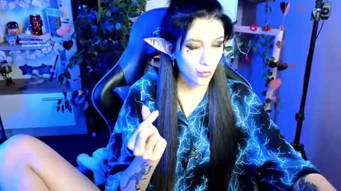 Snapshot of hyeon_jin chatting on 02/17/25, 03:47 Hyeon Jin online show from 02/17/25, 03:47