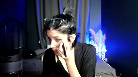 Snapshot of hyeon_jin chatting on 03/04/25, 10:57 Hyeon Jin online show from 03/04/25, 10:57