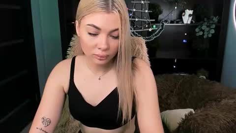 hyileyclark online show from 12/14/25, 09:25