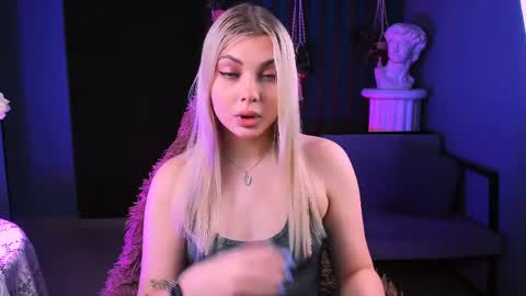 hyileyclark online show from 04/22/26, 09:22