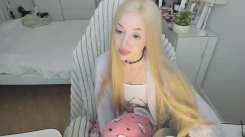 maru online show from 11/06/25, 10:49