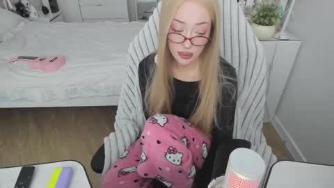 maru online show from 12/03/25, 07:49