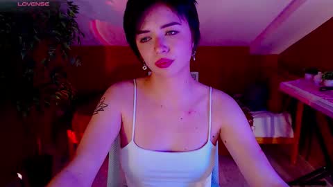 Snapshot of hypequeen_ chatting on 09/26/25, 09:41 Julia online show from 09/26/25, 09:41