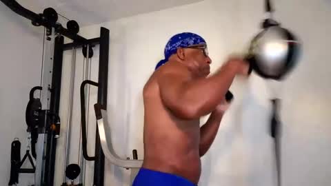 Snapshot of hypno_dick_therapy chatting on 12/29/24, 07:00 Mr. Frost online show from 12/29/24, 07:00