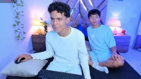 Son Hyunjin online show from 10/03/25, 01:02