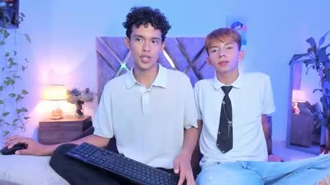 Son Hyunjin online show from 11/04/25, 03:11