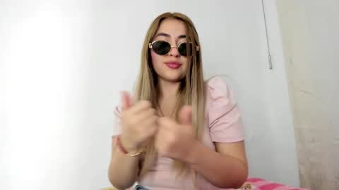 Hyun Joo online show from 09/23/25, 10:24