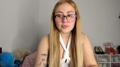 Hyun Joo online show from 04/21/26, 06:34