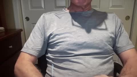 Snapshot of i8bgcq chatting on 10/01/25, 04:02 The Talented Mr. DILFy online show from 10/01/25, 04:02