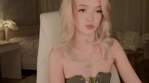 Snapshot of i__am_joss chatting on 04/30/26, 08:57 Joselle online show from 04/30/26, 08:57