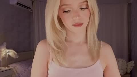 Snapshot of i__am_joss chatting on 05/08/26, 10:15 Joselle online show from 05/08/26, 10:15