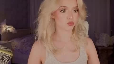 Snapshot of i__am_joss chatting on 05/09/26, 10:37 Joselle online show from 05/09/26, 10:37
