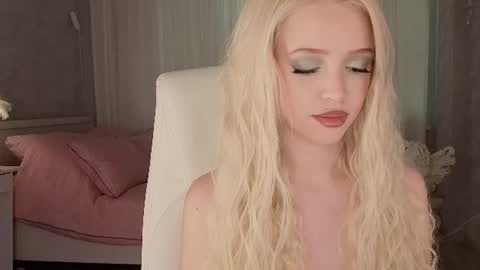 Snapshot of i__am_joss chatting on 06/16/26, 02:03 Joselle online show from 06/16/26, 02:03