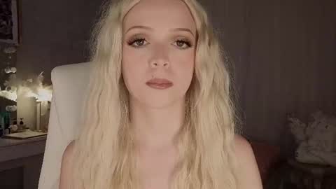Snapshot of i__am_joss chatting on 07/19/26, 12:03 Joselle online show from 07/19/26, 12:03