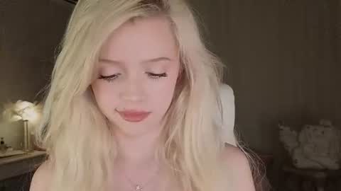 Snapshot of i__am_joss chatting on 08/09/26, 10:36 Joselle online show from 08/09/26, 10:36
