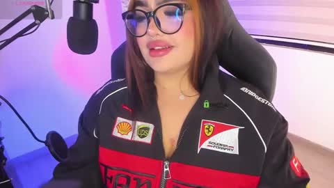 Snapshot of i_am_ari chatting on 02/14/26, 01:46 Ari online show from 02/14/26, 01:46