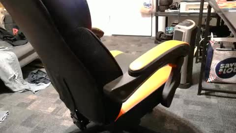 Snapshot of i_am_only_human chatting on 12/21/24, 09:15 lucifer online show from 12/21/24, 09:15