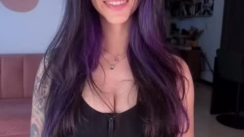 Snapshot of i_cant_believe_its_you chatting on 03/15/26, 01:17 Lana Banana online show from 03/15/26, 01:17