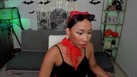 Snapshot of i_lulu chatting on 10/31/25, 11:06 Lul online show from 10/31/25, 11:06