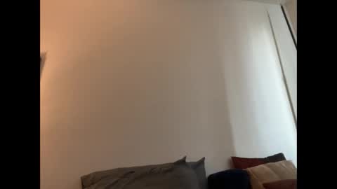 i o ro online show from 12/23/24, 10:12