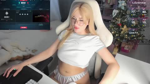 Snapshot of i_want_you_eva chatting on 12/04/24, 12:47 HiI am  EvaPVT is open  online show from 12/04/24, 12:47