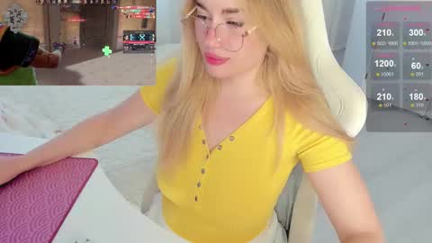 Snapshot of i_want_you_eva chatting on 10/01/25, 12:33 HiI am  EvaPVT is open  online show from 10/01/25, 12:33