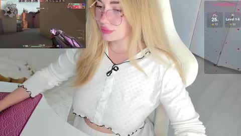 Snapshot of i_want_you_eva chatting on 10/10/25, 03:11 HiI am  EvaPVT is open  online show from 10/10/25, 03:11