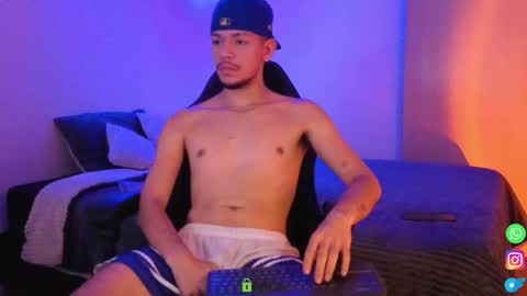 Snapshot of iam_angelxxx chatting on 03/16/26, 11:36 Angel online show from 03/16/26, 11:36