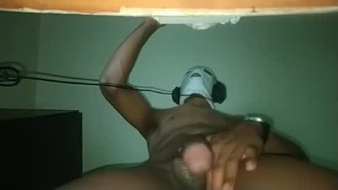 Snapshot of iam_bbc_ chatting on 10/07/25, 08:44 Andres online show from 10/07/25, 08:44