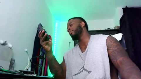 Mr H Independent model online show from 10/28/25, 02:37