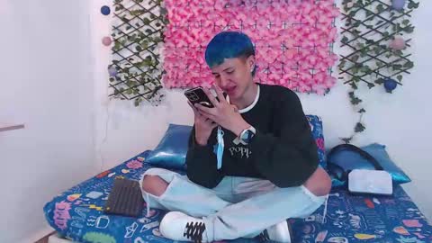 Snapshot of iam_lukas__ chatting on 09/11/25, 04:01 iam_lukas__ online show from 09/11/25, 04:01