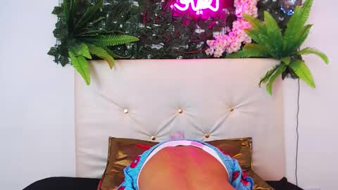 Snapshot of iam_lukas__ chatting on 10/15/25, 04:56 iam_lukas__ online show from 10/15/25, 04:56