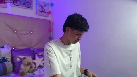 iam_lukas__ online show from 12/15/25, 07:07