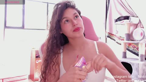 Snapshot of iam_nikki chatting on 12/17/24, 04:43 On instagram Imm NikkiHelp me reach 100 likes online show from 12/17/24, 04:43