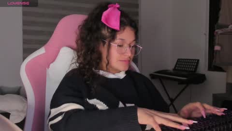 Snapshot of iam_nikki chatting on 01/09/25, 08:03 On instagram Imm NikkiHelp me reach 100 likes online show from 01/09/25, 08:03