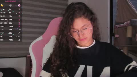 Snapshot of iam_nikki chatting on 01/09/25, 11:03 On instagram Imm NikkiHelp me reach 100 likes online show from 01/09/25, 11:03