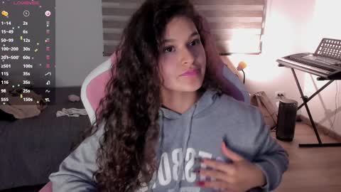 Snapshot of iam_nikki chatting on 01/16/25, 04:28 On instagram Imm NikkiHelp me reach 100 likes online show from 01/16/25, 04:28