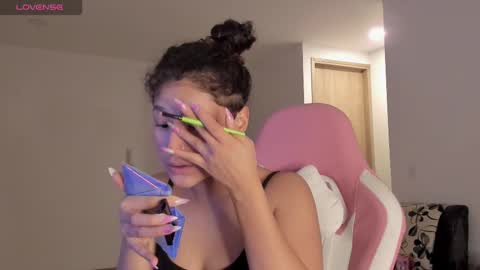 Snapshot of iam_nikki chatting on 02/21/25, 09:43 On instagram Imm NikkiHelp me reach 100 likes online show from 02/21/25, 09:43